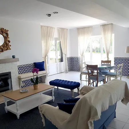 4 Bedrooms With Shared Pool Enclosed Garden And Wifi At 5 Km Away From The Beach *